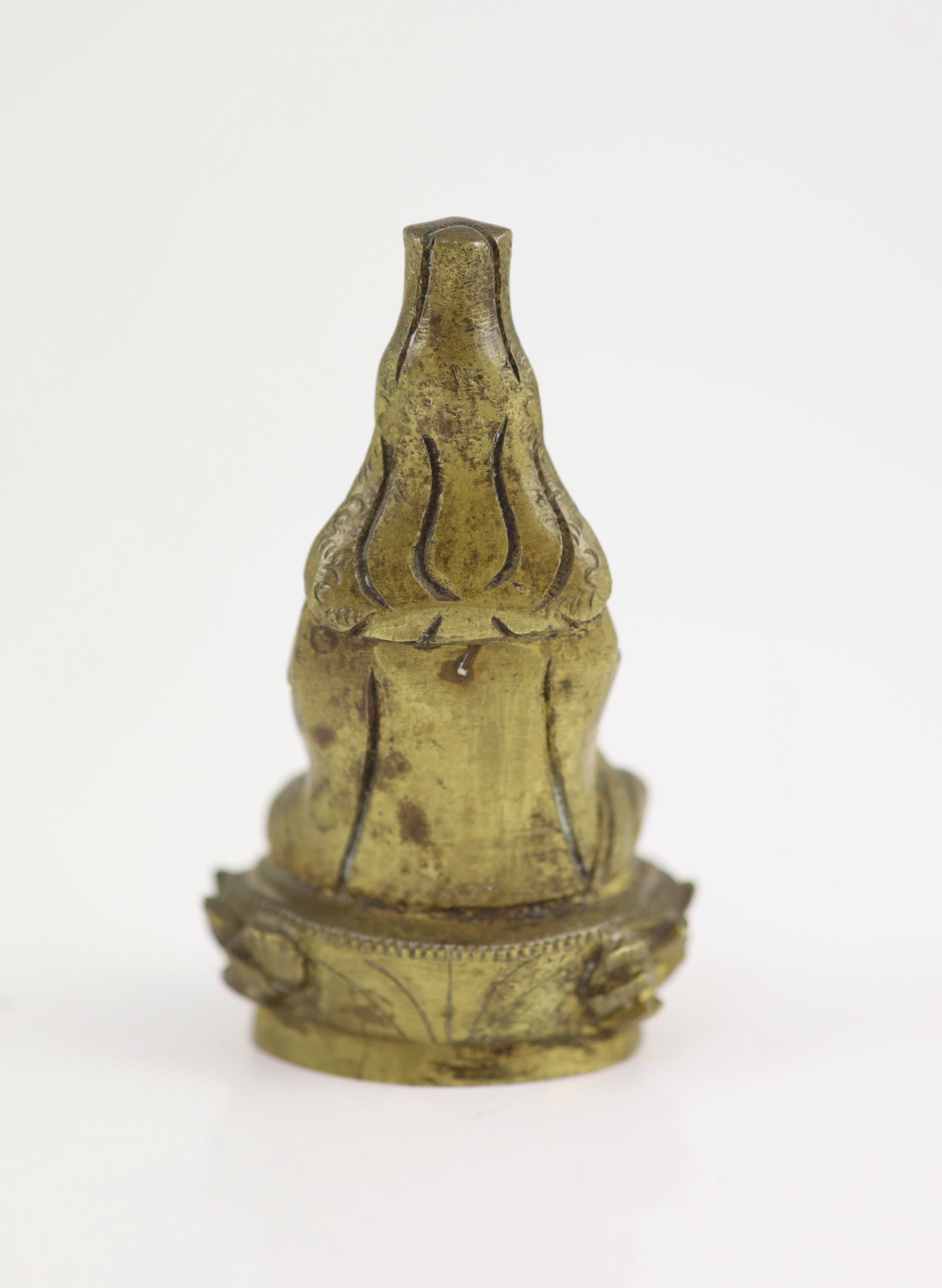 Two Himalayan bronze figures of Bodhisattvas, 19th/20th century, 11.5 and 9.8cm high